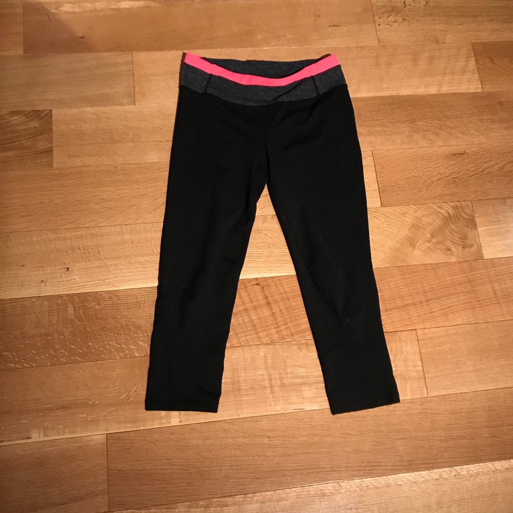 Cropped workout leggings
